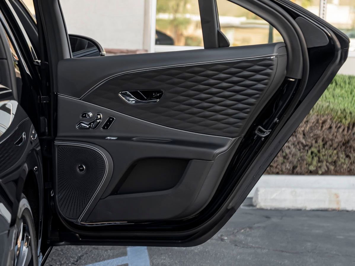 Certified 2022 Bentley Flying Spur W12 image 28