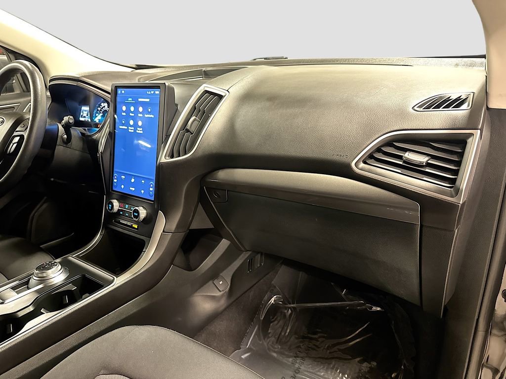 Used 2022 Ford Edge SE image 32