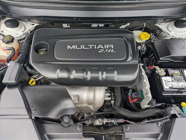 Used 2018 Jeep Cherokee Latitude Plus w/ Comfort/Convenience Group image 23