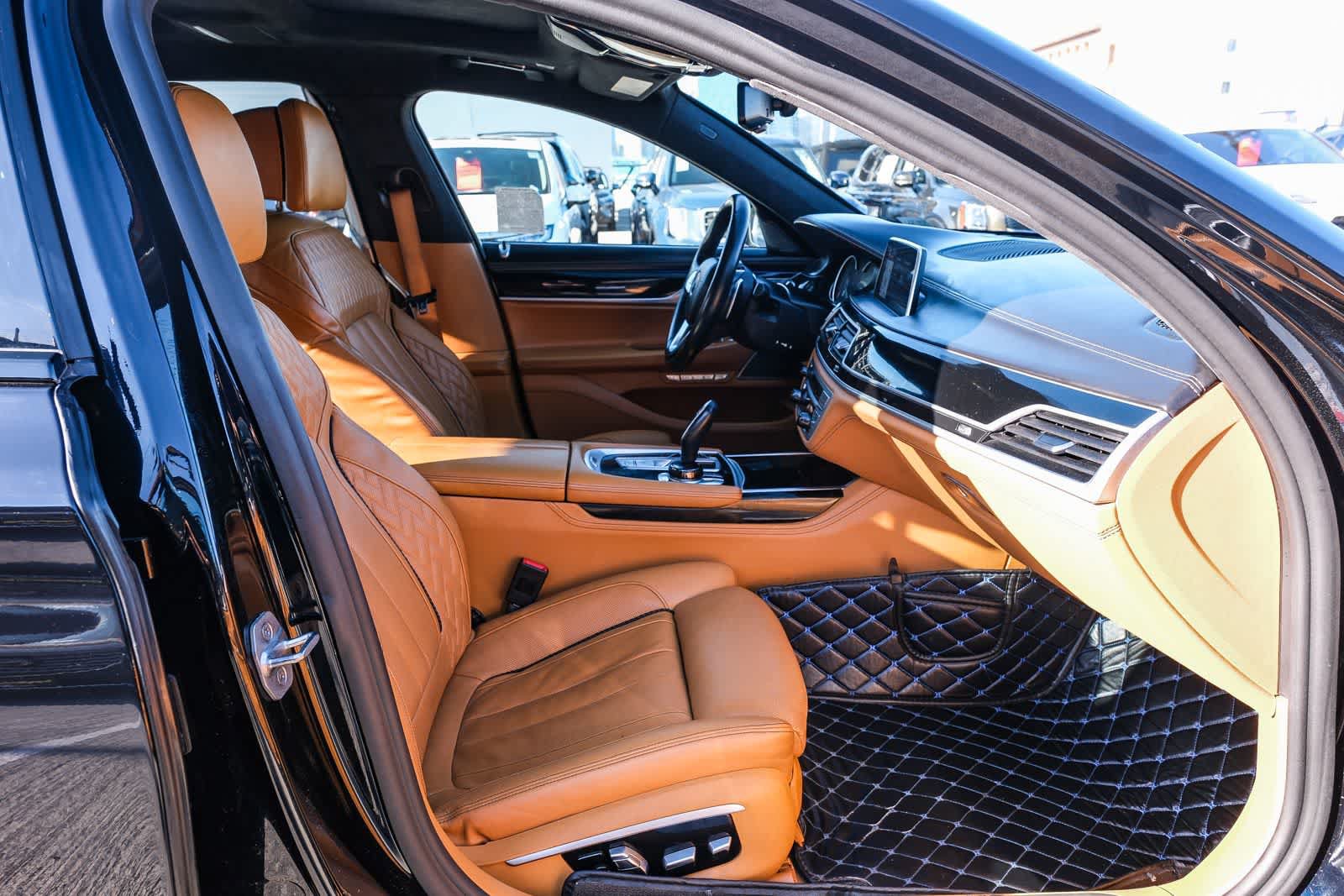 Used 2018 BMW 750i xDrive AWD/4WD image 18