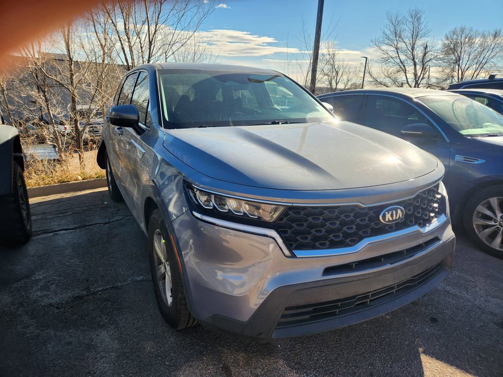 Used 2021 Kia Sorento LX image 3