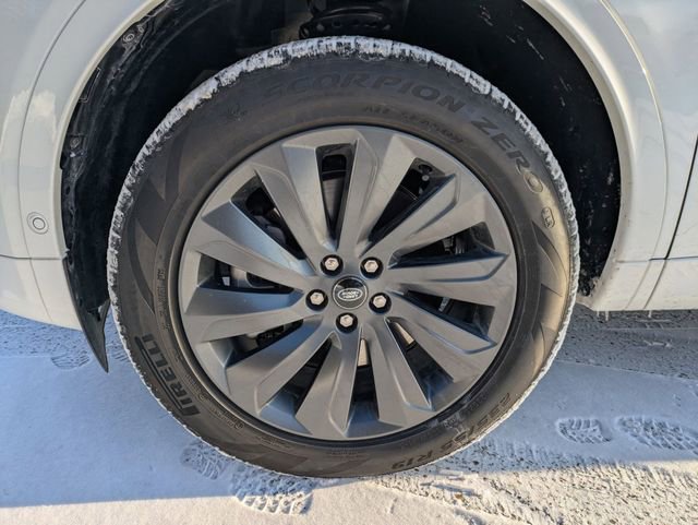 Used 2025 Land Rover Discovery Sport S image 21