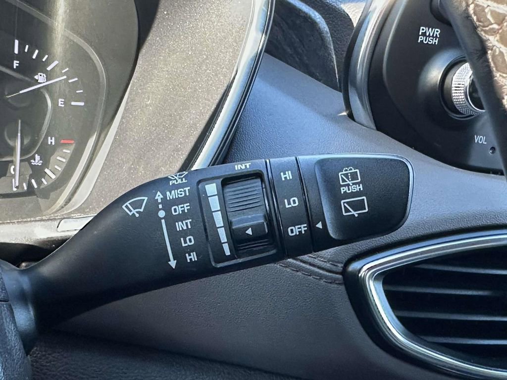 Used 2020 Hyundai Santa Fe SEL image 33