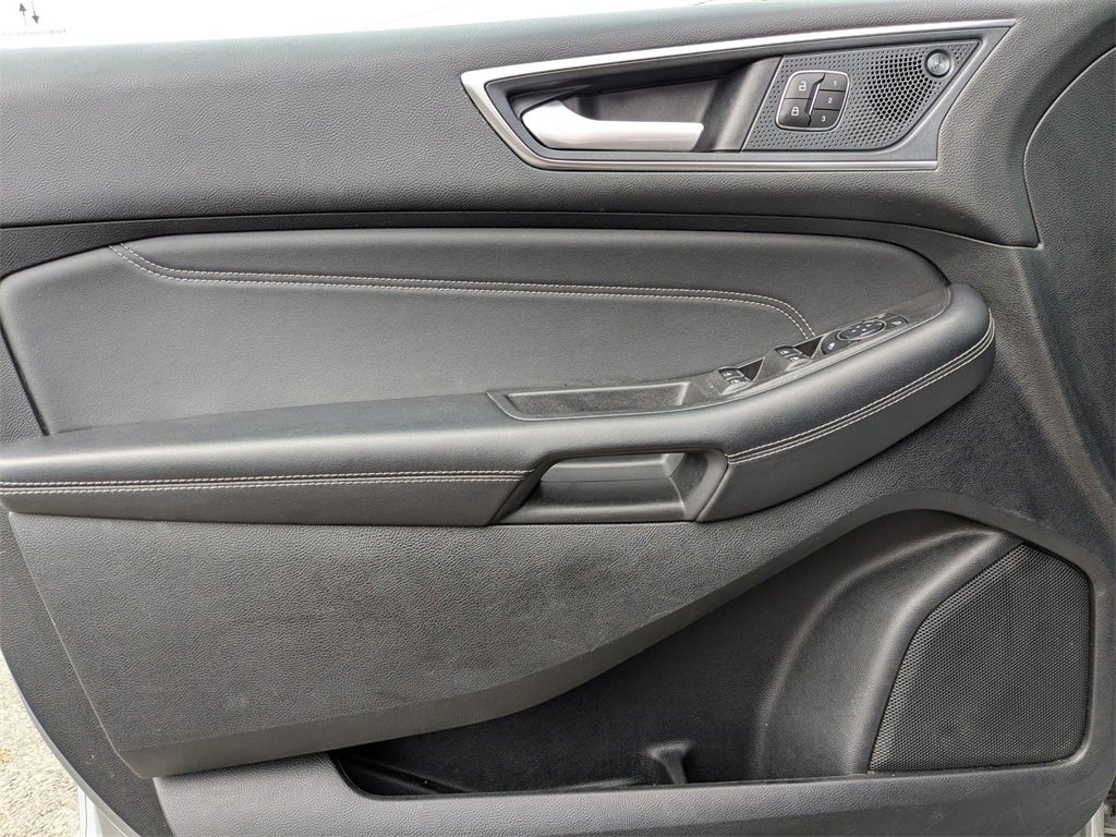 Used 2024 Ford Edge Titanium image 13