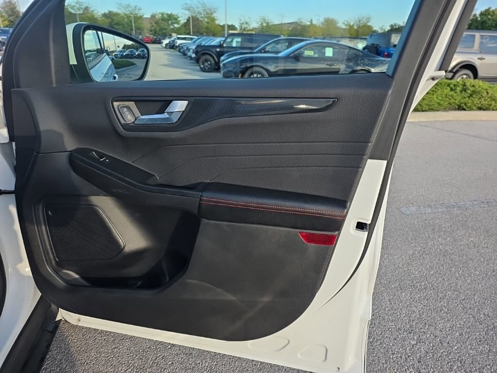 Used 2023 Ford Escape ST-Line Select image 16