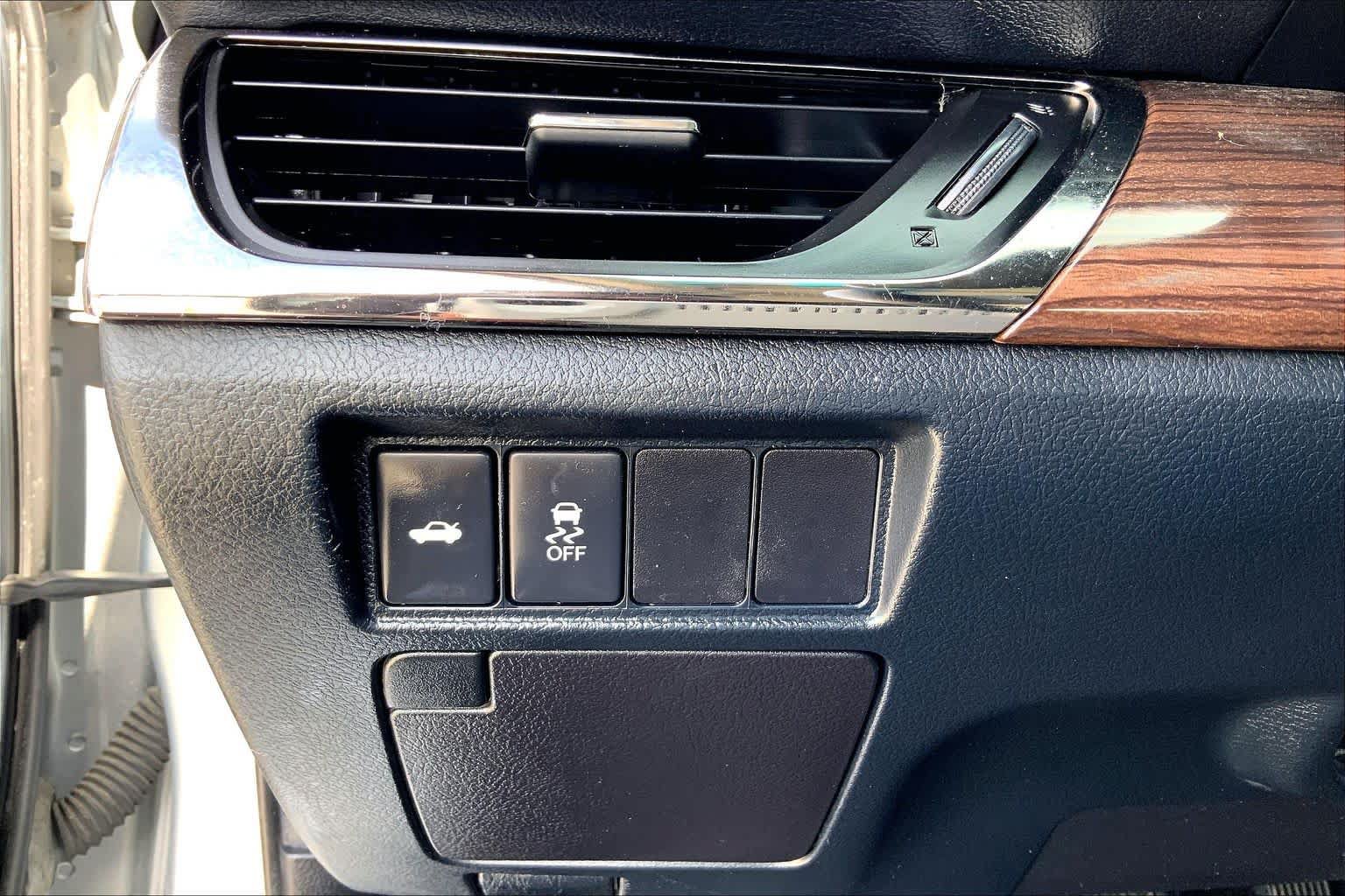 Used 2015 Toyota Avalon XLE FWD image 33