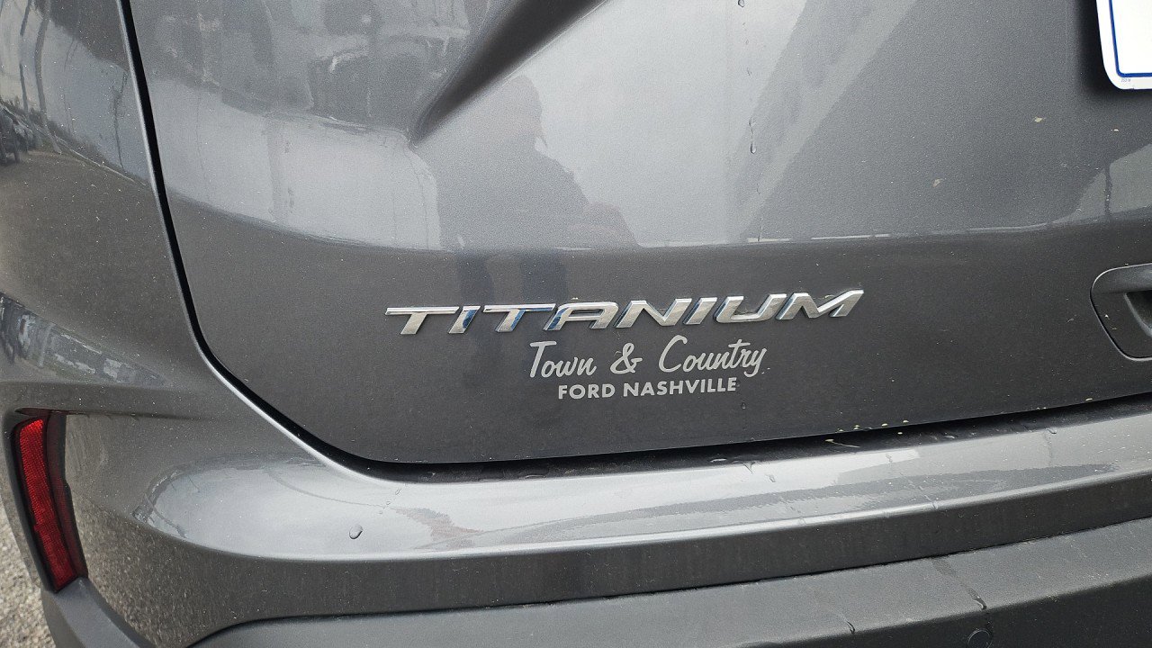 Used 2024 Ford Edge Titanium image 10