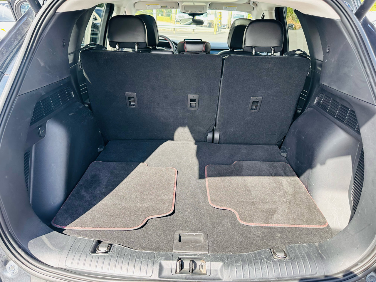 Used 2022 Ford Escape SEL w/ SEL Stealth AWD Package image 38