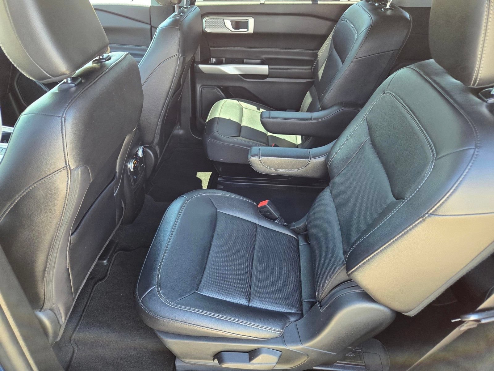 Used 2023 Ford Explorer Limited RWD image 11