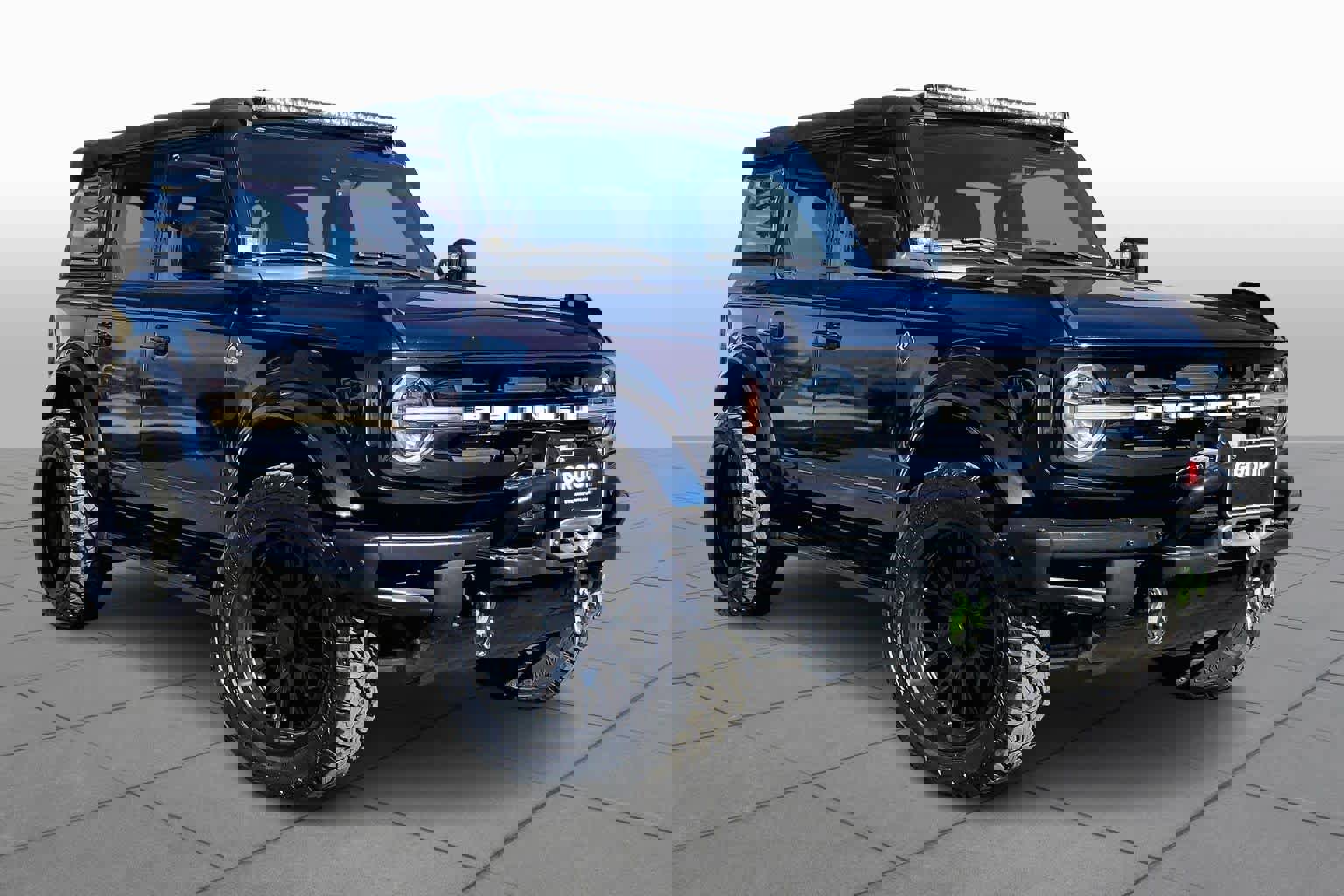 Used 2021 Ford Bronco Outer Banks image 2