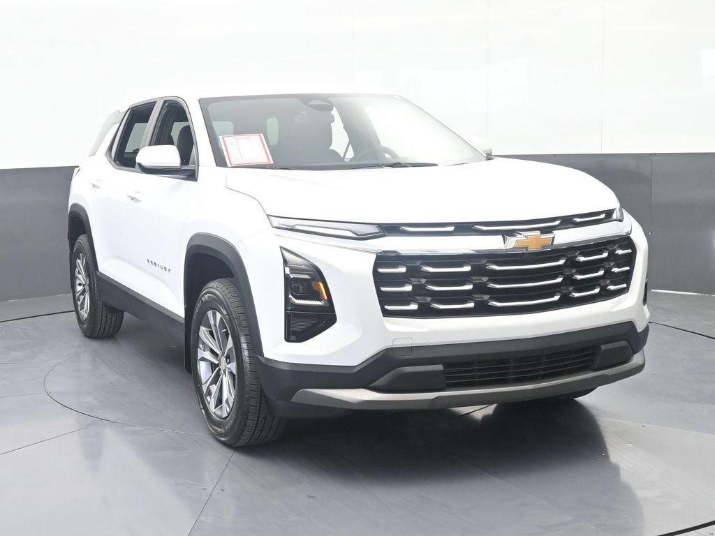 Used 2026 Chevrolet Equinox LT FWD image 9