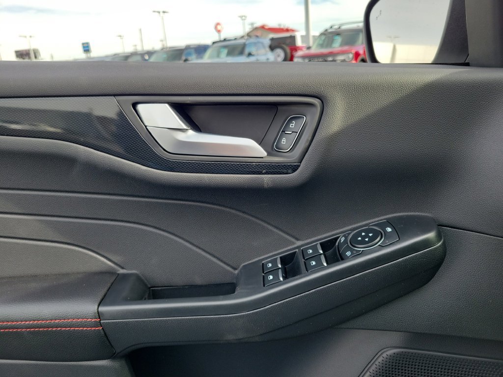 New 2026 Ford Escape ST-Line w/ Cold Weather Package AWD/4WD image 18