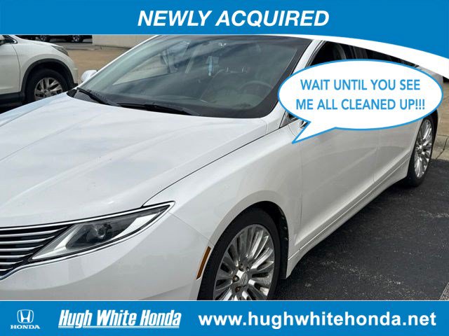 Used 2013 Lincoln MKZ FWD image 1