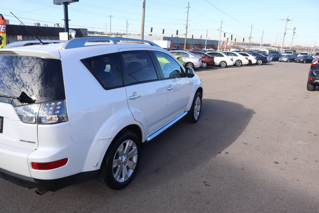 Used 2008 Mitsubishi Outlander SE image 43