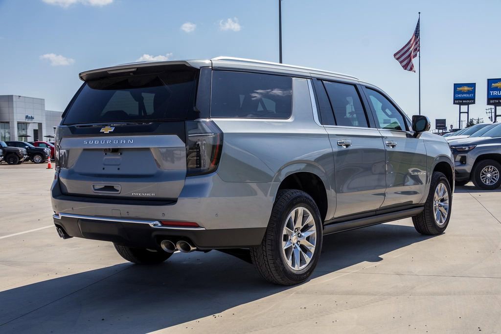 New 2026 Chevrolet Suburban Premier image 7