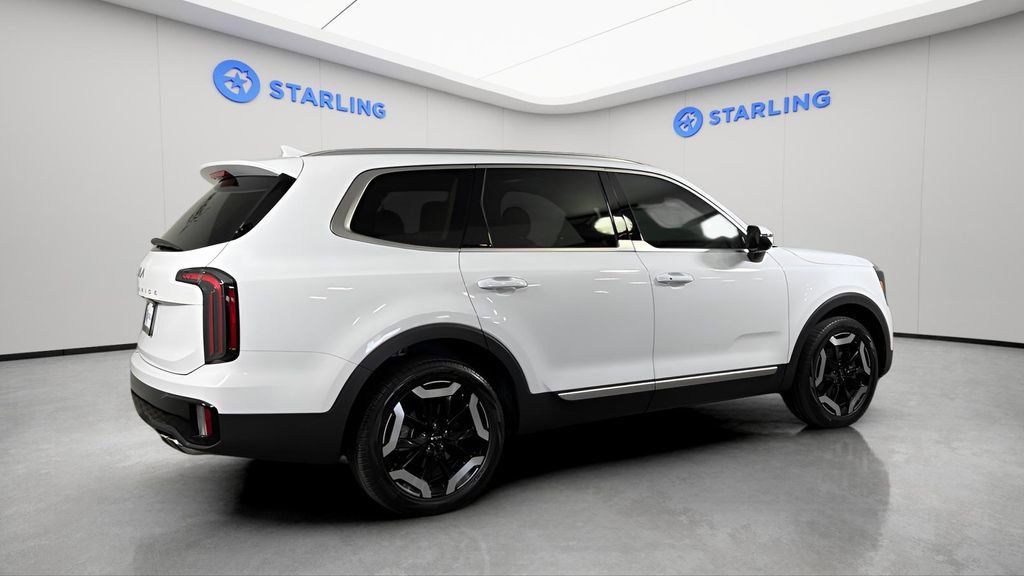Used 2024 Kia Telluride EX w/ EX Captain's Chair Package FWD image 10