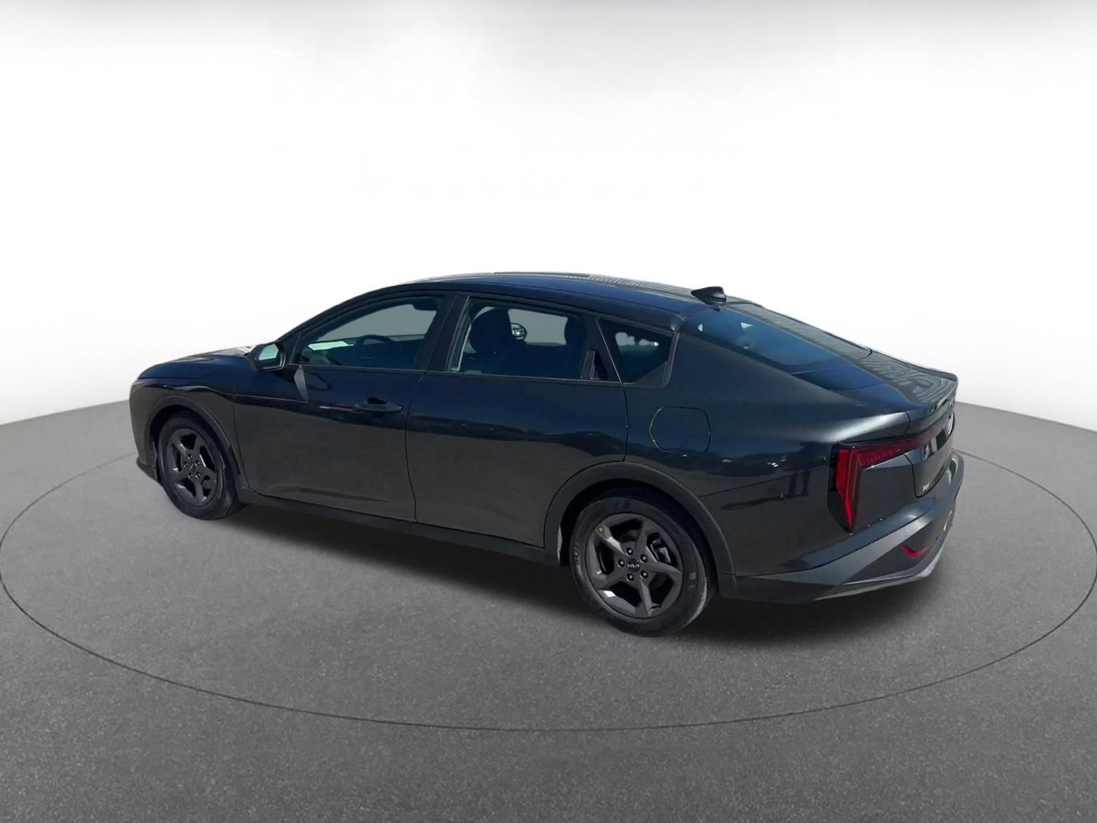 Used 2025 Kia K4 LXS image 10