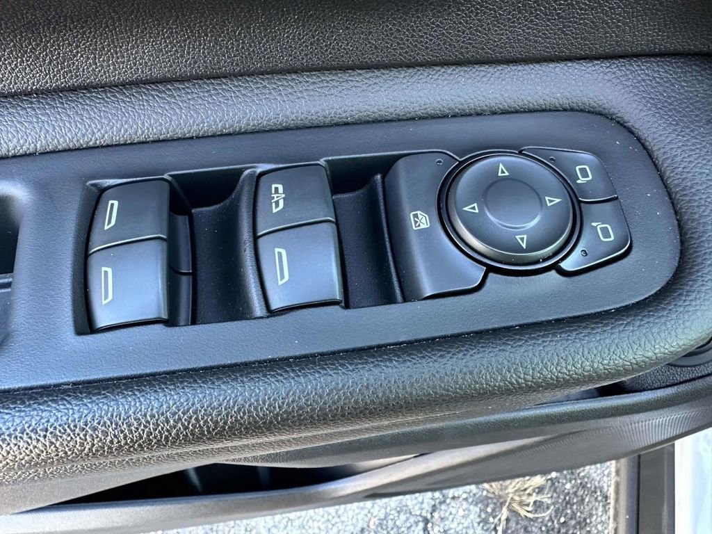 Used 2022 GMC Terrain SLT AWD/4WD image 9