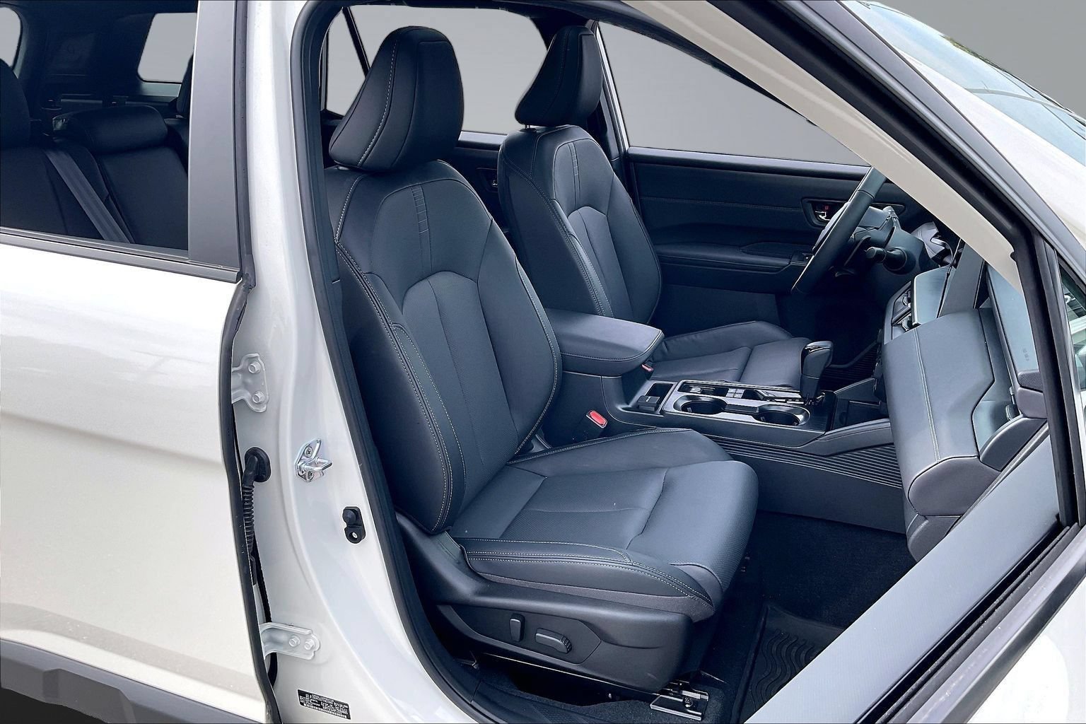 Used 2026 Subaru Outback Touring AWD/4WD image 7