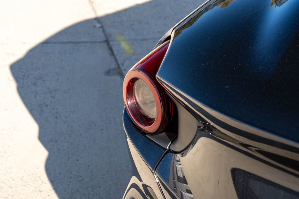 Certified 2022 Ferrari Portofino M image 16