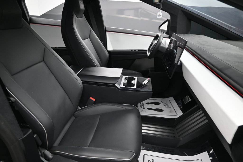 Used 2024 Tesla Cybertruck Cyberbeast AWD/4WD image 29