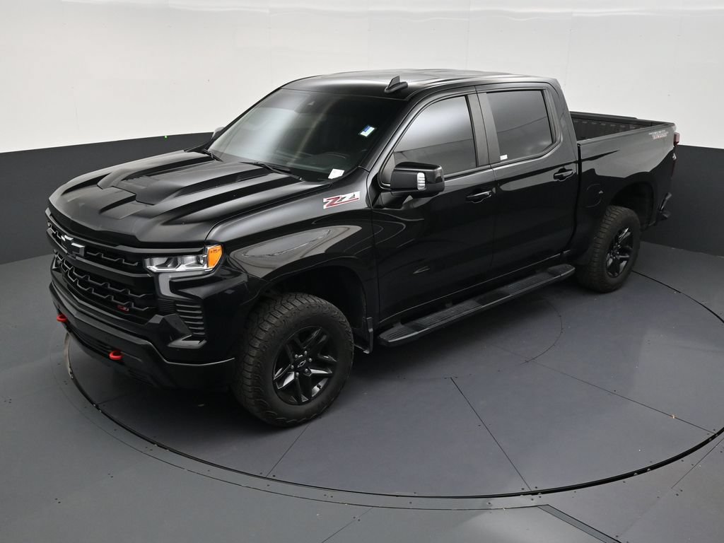 Used 2024 Chevrolet Silverado 1500 LT Trail Boss w/ Convenience Package II AWD/4WD image 9