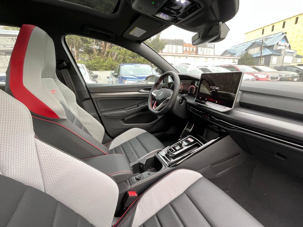 New 2026 Volkswagen GTI SE image 17