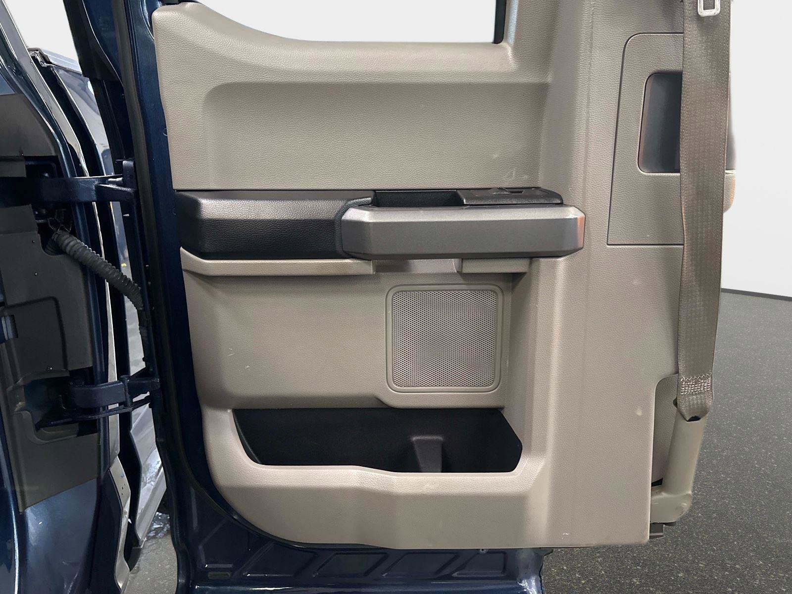 Used 2018 Ford F150 XLT w/ Equipment Group 302A Luxury image 11