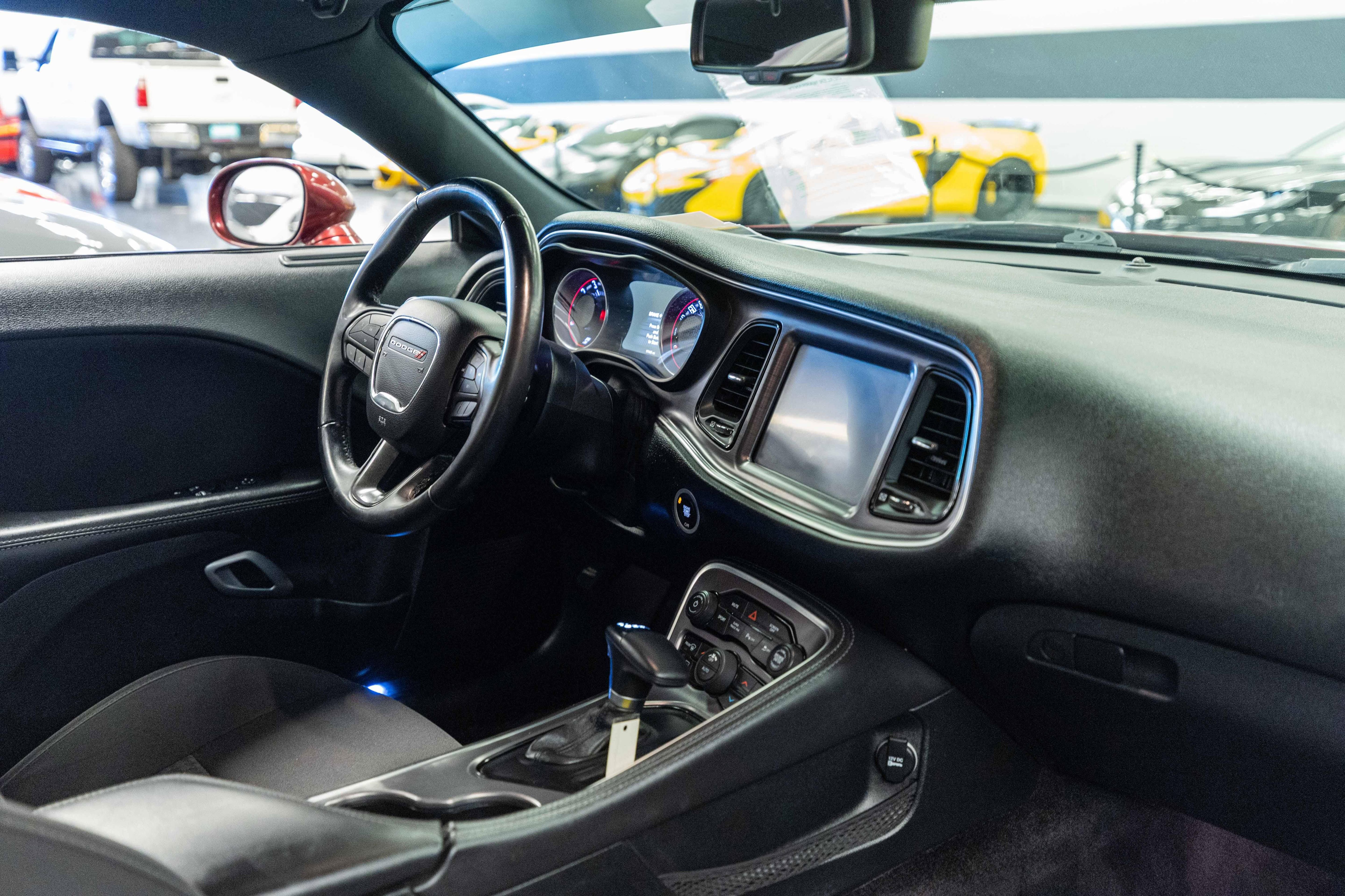 Used 2017 Dodge Challenger R/T Scat Pack w/ Driver Convenience Group RWD image 12