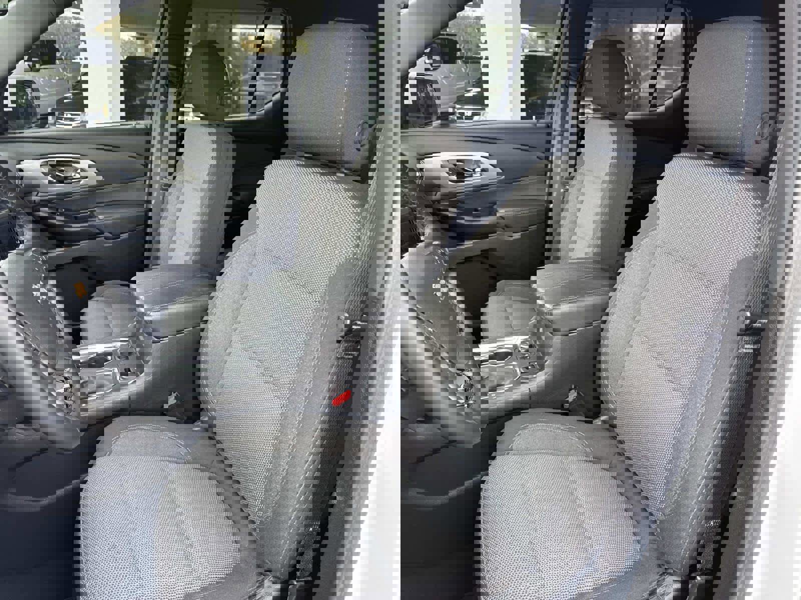 Used 2023 Chevrolet Traverse LT image 32