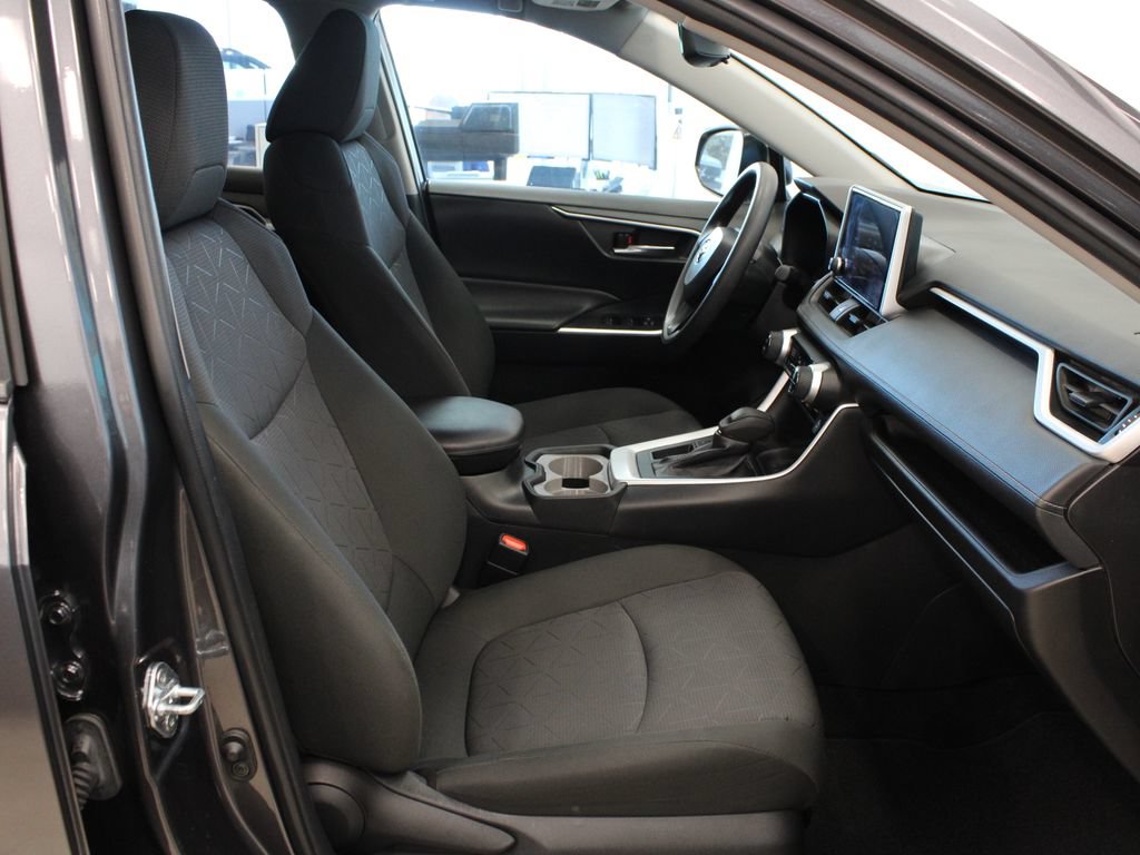 Used 2023 Toyota RAV4 XLE w/ Convenience Package FWD image 13
