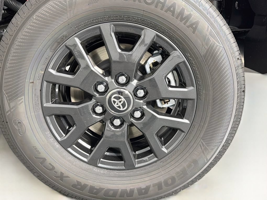 New 2026 Toyota 4Runner SR5 AWD/4WD image 31