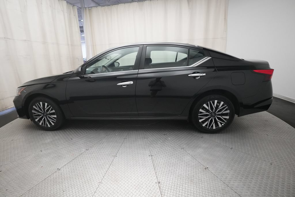 Used 2025 Nissan Altima 2.5 SV AWD/4WD image 23
