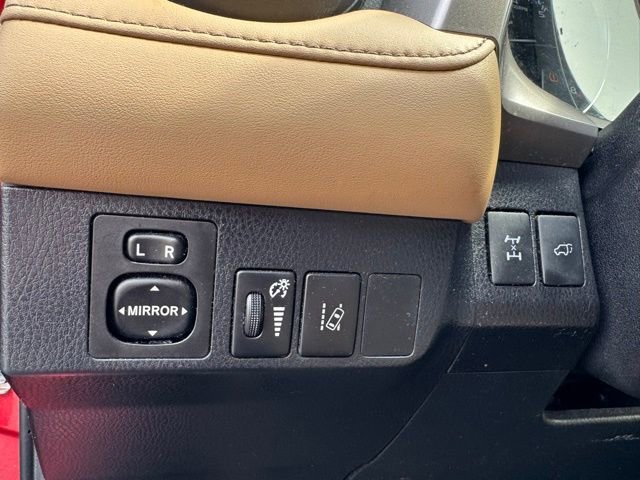 Used 2016 Toyota RAV4 Limited w/ Advanced Technology Package image 16