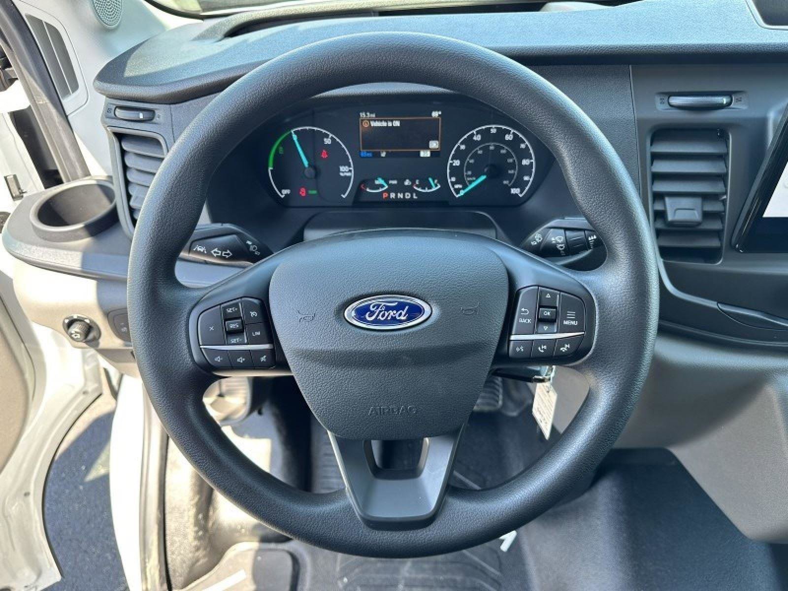 Used 2023 Ford E-Transit Medium Roof image 10