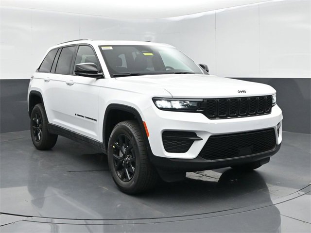 New 2025 Jeep Grand Cherokee Altitude image 2