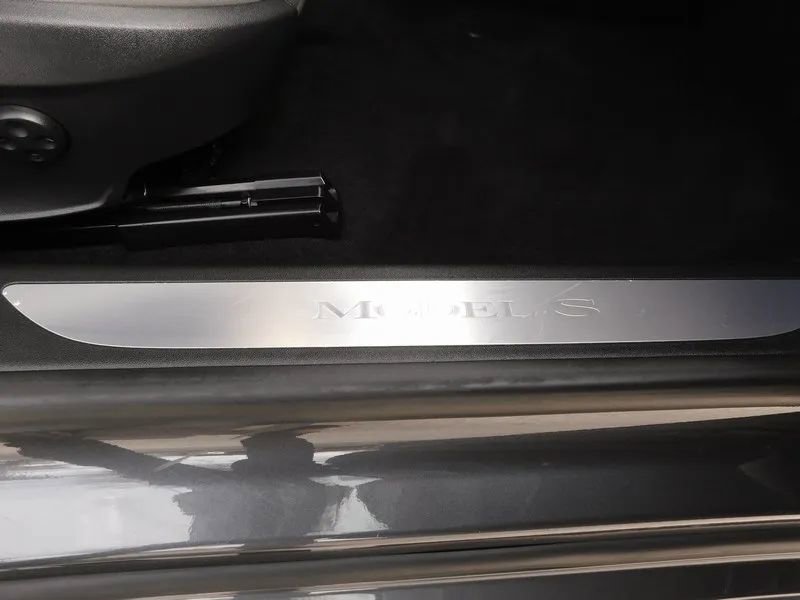 Used 2015 Tesla Model S 60 image 34