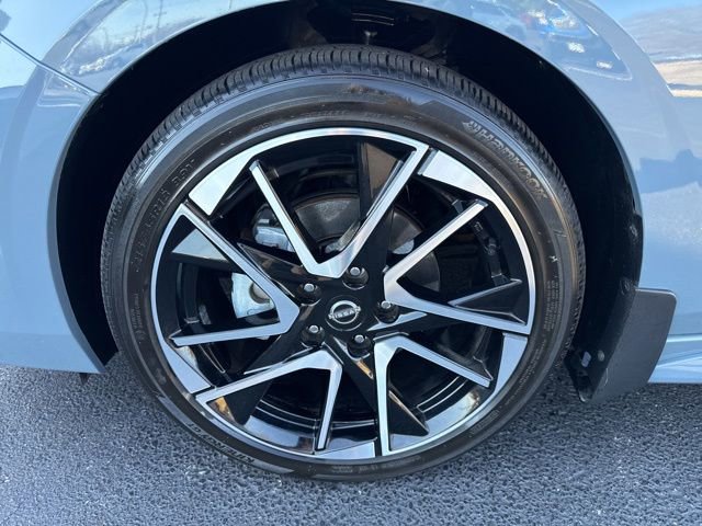 Used 2024 Nissan Sentra SR w/ SR Premium Package image 9