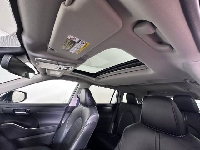 Used 2023 Toyota Highlander XLE image 24