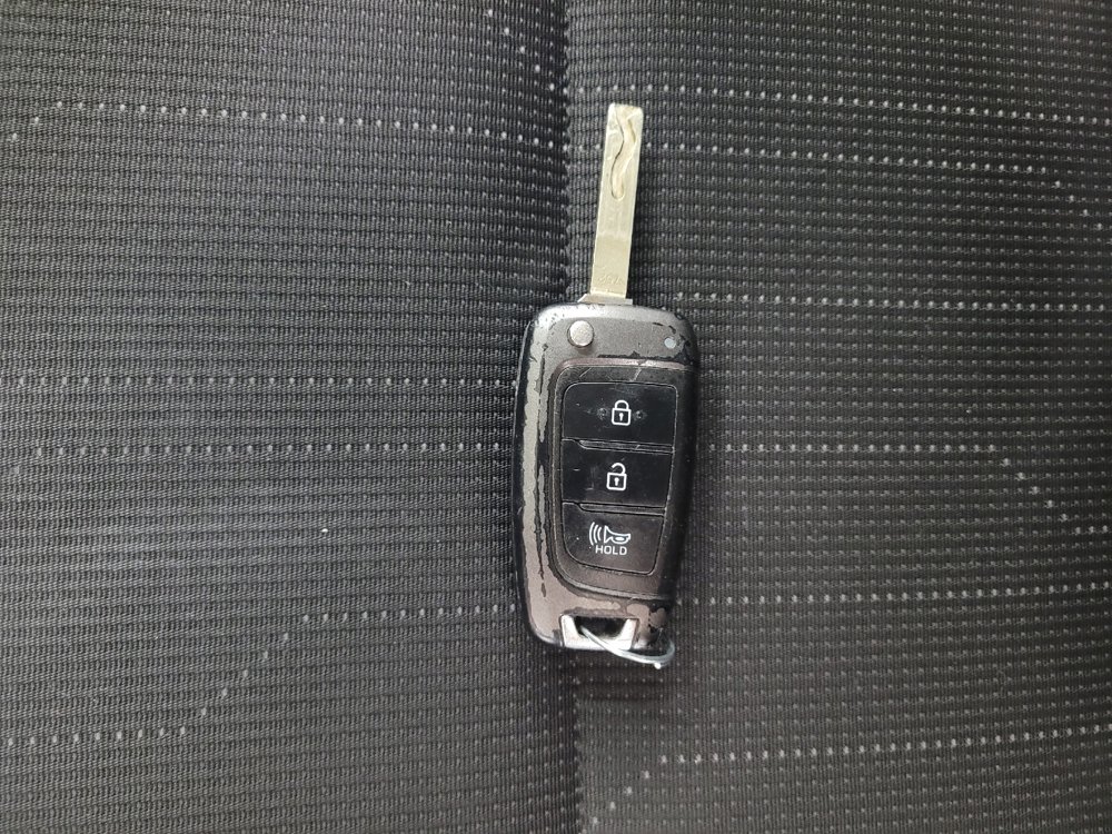 Used 2021 Hyundai Venue SE FWD image 32