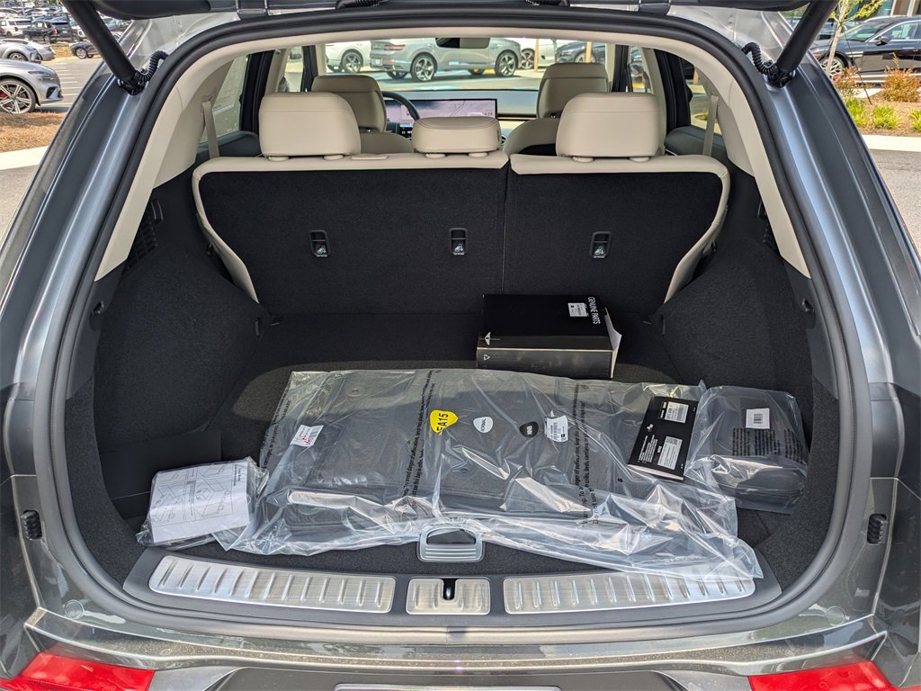 New 2026 Genesis GV70 2.5T Select image 13