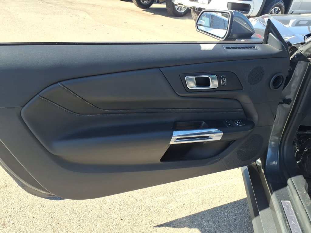 Used 2025 Ford Mustang GT Premium RWD image 13