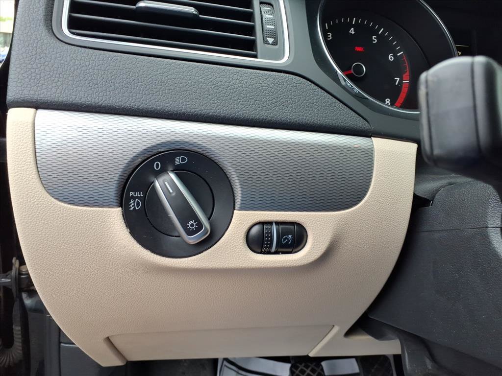 Used 2018 Volkswagen Jetta Wolfsburg Edition FWD image 18