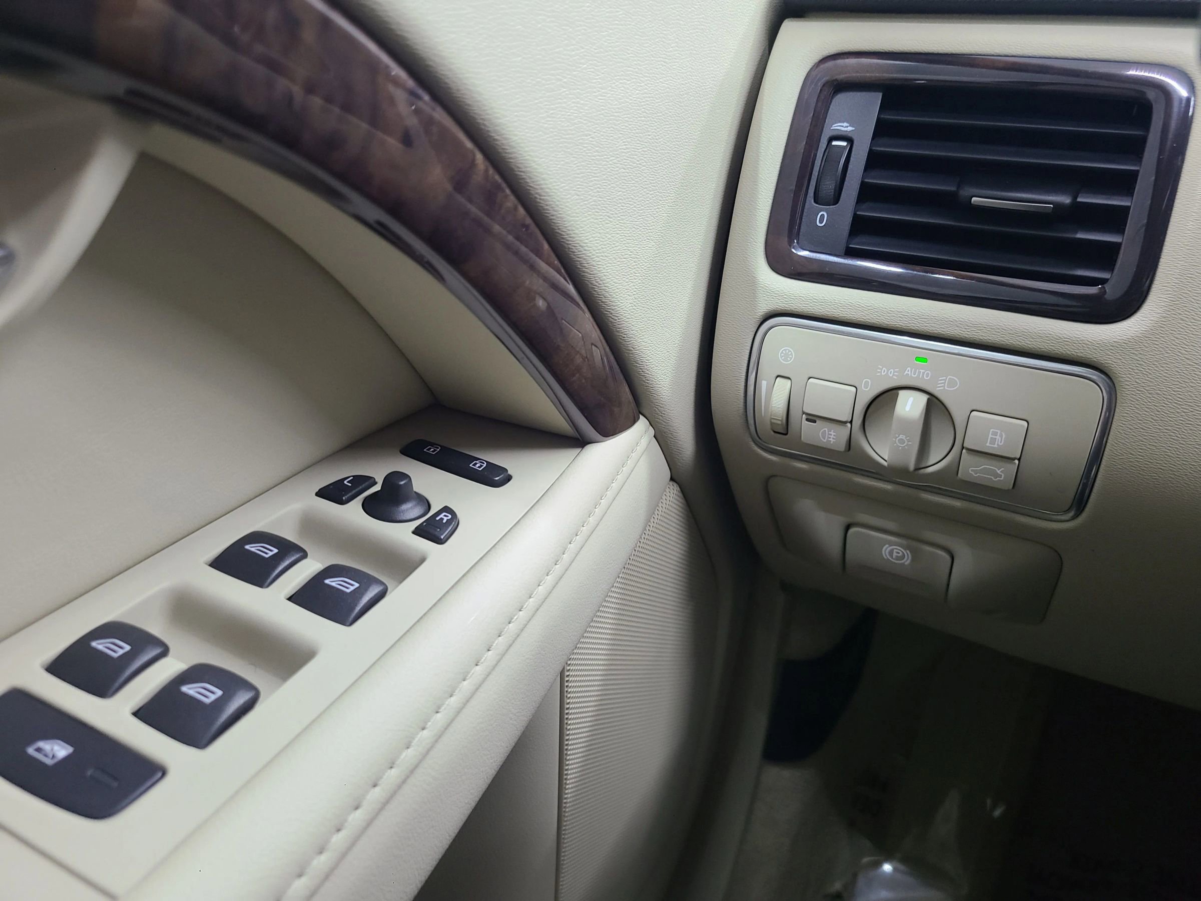 Used 2016 Volvo S80 T5 image 28