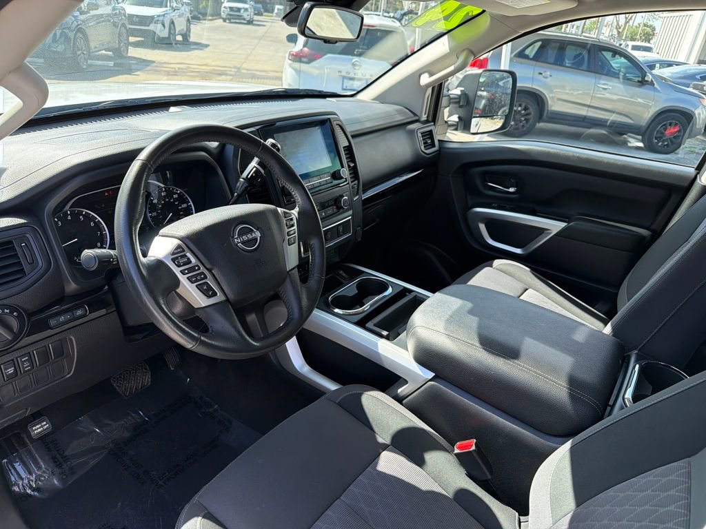 Used 2024 Nissan Titan SV w/ SV Convenience Package image 14