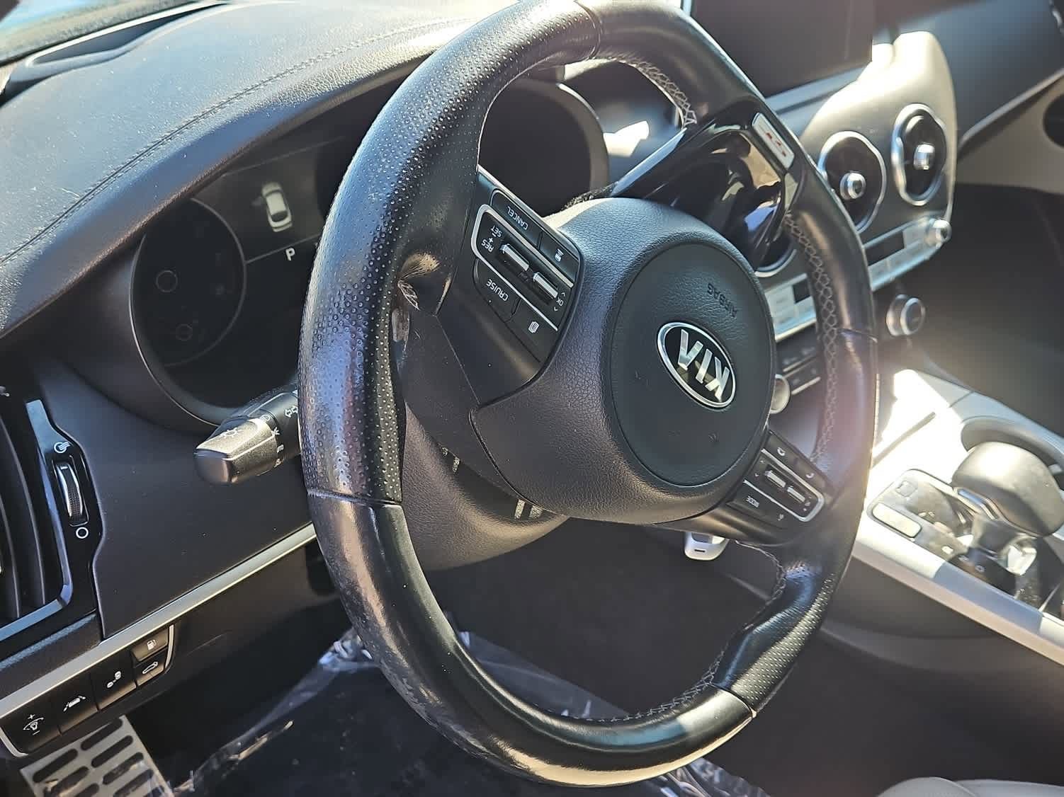 Used 2018 Kia Stinger GT2 image 2