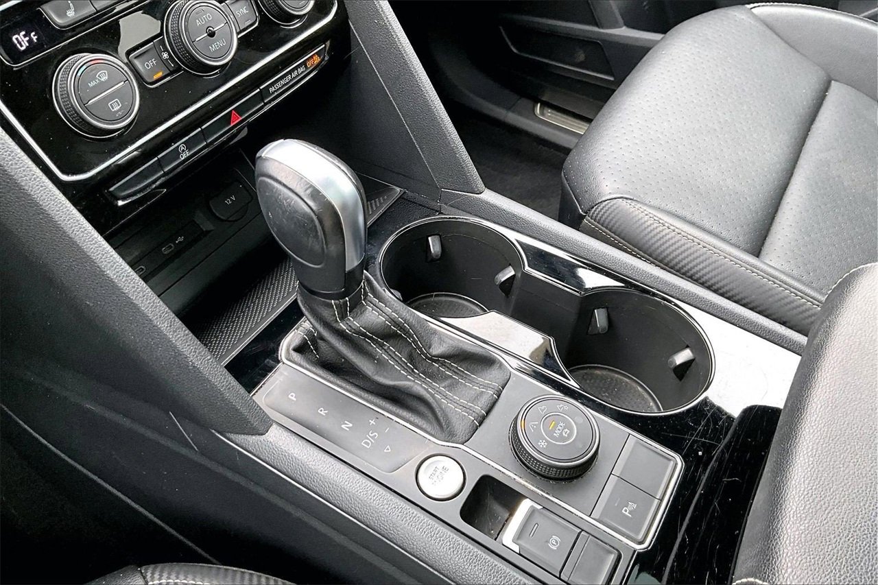 Used 2022 Volkswagen Atlas Cross Sport SE image 31