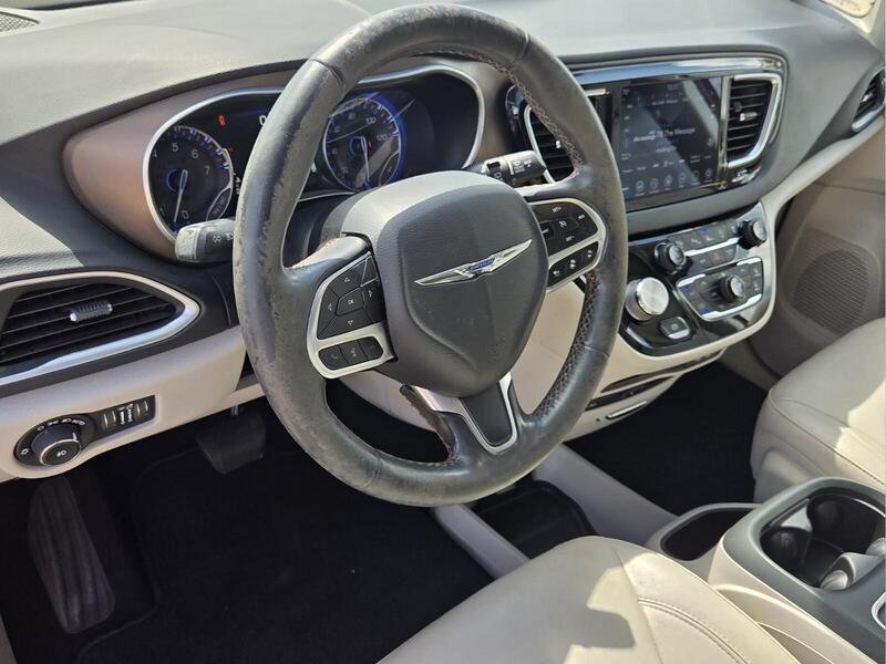 Certified 2019 Chrysler Pacifica Touring-L Plus w/ Advanced Safetytec Group FWD image 11