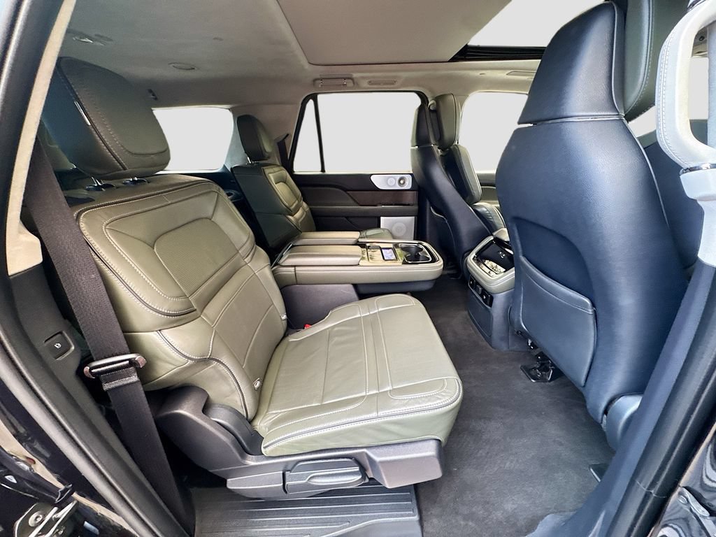 Used 2023 Lincoln Navigator L Black Label AWD/4WD image 32