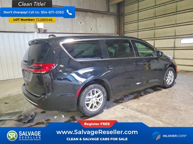 Used 2027 Chrysler Pacifica Select FWD image 4
